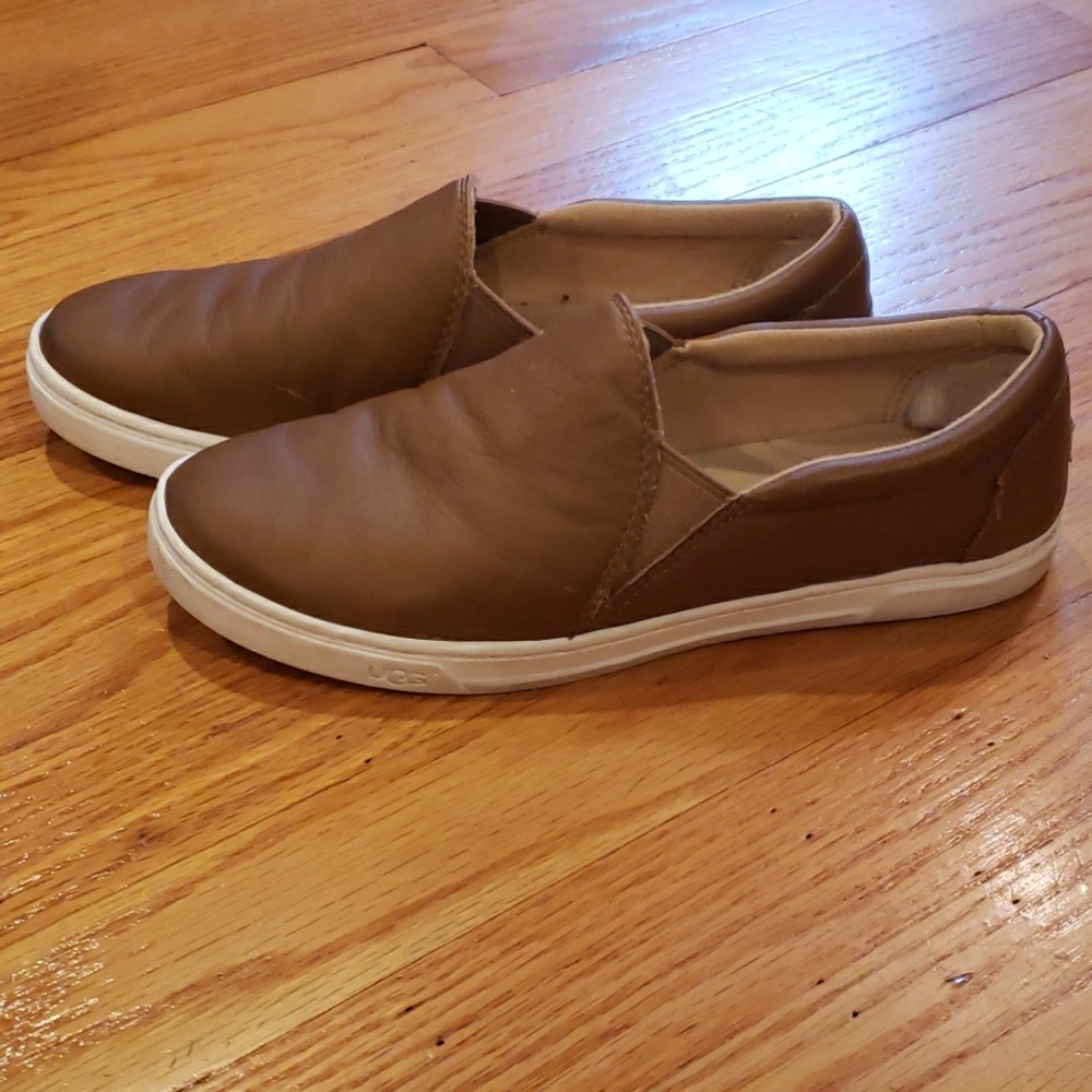 UGG Cas slip on